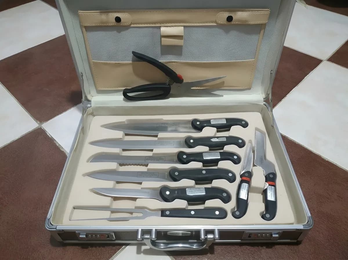 Kit Couteaux du Chef 9 Pièces Inox — Neuf en Valise Rigide - 1